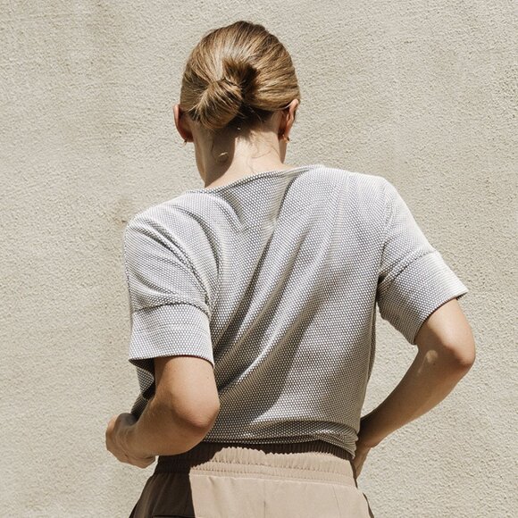 Albion Boss Tee Honeycomb NWT Medium - Picture 4 of 11